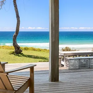 Holiday home Saltwater House