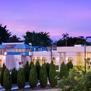 Shangri-la Gardens Motel